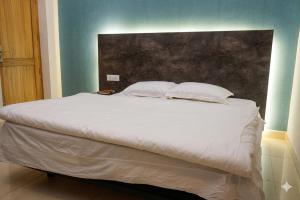 Aldhi Residency