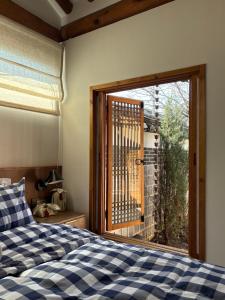 Korea Premium Hanok with Private Jacuzzi in Bukchon Village near Gyeongbokgung, Gwanghwamun, Jongno, Seoul