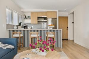 Tide House Unit D Modern Oceanview 1BD w Parking