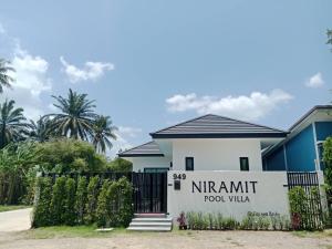 Niramit Pool Villa