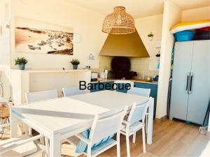 Penthouse, sea view, tennis, swimming pools, 3 foot golf