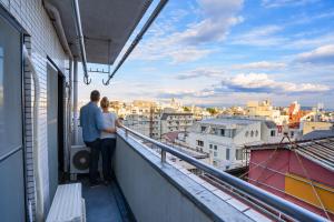 7th floor with elevator 3min walk from Koma Gome on the Yamanote Line 2 rooms and 1 living room, maximum 8 people, direct access to Shinjuku, Ueno, Akihabara, Ginza, Tokyo Ikebukuro, Shinjuku, Shibuya