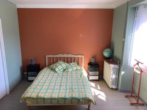 Chambre cosy avec salle de bain privée et piscine au calme