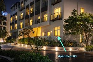 Almouj Luxury Apt I Opposite to Kempinski & VOCO I 5 Min Walk to Beach I Muscat Oman