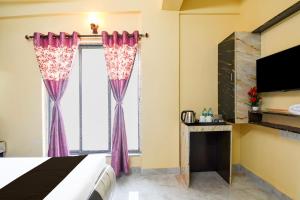 Hotel O Shivam Regency Near Acropolis Mall