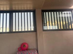 Jess Home ! Spacious 750 sq ft 2nd Floor Apartment