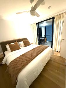 CBD River City Suites with free carpark