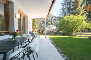 ALPSTAY Platzhirsch - Modern 2-Bedroom Family Apartment with Garden