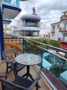 Apartamentos Leonor Carihuela