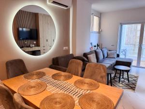 Saranda Sky - modern and comfortable apartment, WiFi