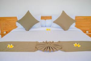 Dolphin - New luxury rooms in Lovina Centre & near the beach