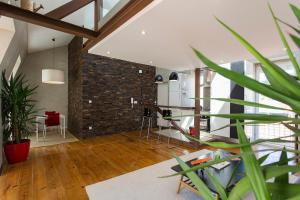 Modern Central Loft by Lisbon Village Apartments