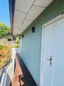 Ceylon Airport Apartment