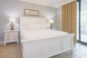 Phoenix on the Bay 1111 condo