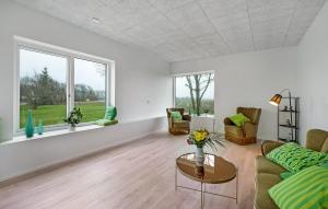 Gorgeous Home In Tarm With Wifi