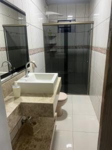 House with pool near the falls and downtown