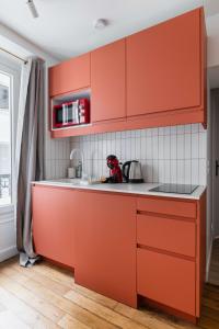 Grand studio refait a neuf Paris 16 - 4P
