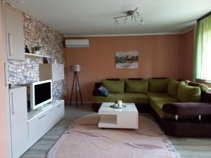 Mountain view apartment