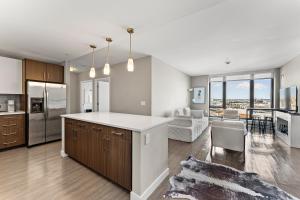 Beautiful Centrally located 3 bedroom Apt