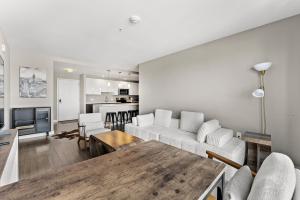 Beautiful Centrally located 3 bedroom Apt