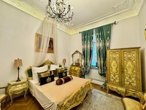 Conacul Coroanei Luxury Boutique