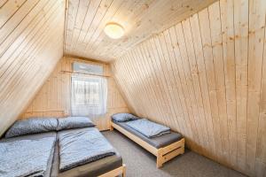 Ubytování u Foltýnů - chatičky Hracholusky