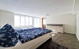 Chalet Bellevue Beautiful Waterfall view