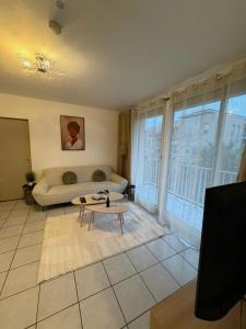 2 Bedrooms, free parking!