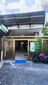 One bedroom apartment, Av Atlântica, Post 6, Copacabana, Rio de Janeiro, Brazil, COPA 003