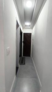 One bedroom apartment, Av Atlântica, Post 6, Copacabana, Rio de Janeiro, Brazil, COPA 003