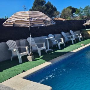 Donde JAVI Chalet con piscina 50 minutos madrid en escalona