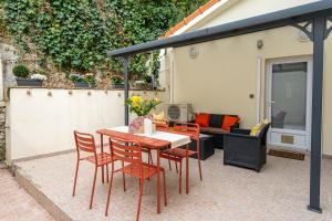 Ecrin au calme, terrasse & parking, Nice