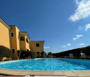 Bilocale con piscina - Olbia