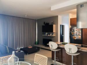 Central Lakatamia 2BR, Cozy Stay Near Nicosia Mall & Highway