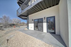 Dog Friendly! ADA Compliant! The Mayfly Hotel, Unit 1B