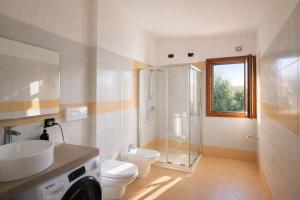 Lake Garda Apartment with Private Terrace, Pool & Parking I 3 Guests