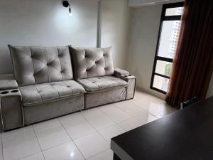 Flat em Hotel 4 Estrelas - Adress - 10 Andar - Vista para Avenida