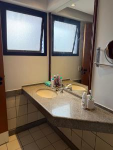 Flat em Hotel 4 Estrelas - Adress - 10 Andar - Vista para Avenida