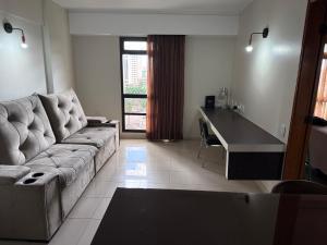 Flat em Hotel 4 Estrelas - Adress - 10 Andar - Vista para Avenida