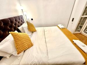 Stylish 1BR Stay with parking and outdoor spaces