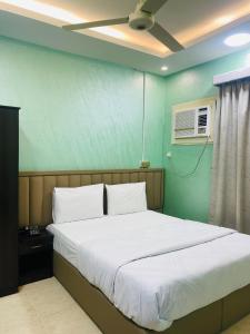 AL FANAR REST HOUSE LLC