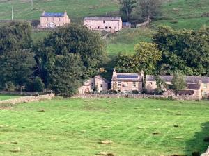 THE OLD CART HOUSE, pet friendly cottage in Garsdale near Sedbergh