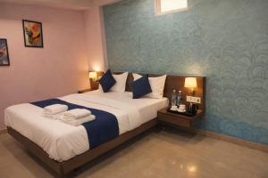 Hotel Blue Moon By LOTO