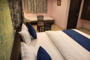 Hotel Blue Moon By LOTO