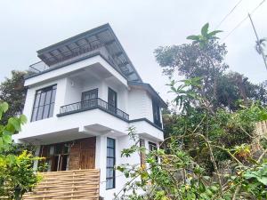 West corner homestay