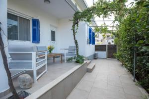 Velanidia House
