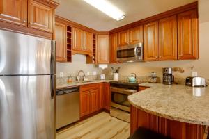 Walk to Copper Mountain Lifts Mtn-View Condo