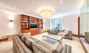 250 SqM MEGA MANSION