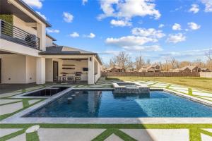 Modern Luxe Oasis with Pool
