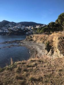 Charmant studio rénové à Llançà, Costa Brava, à deux pas de la mer et de la nature